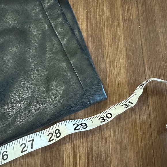 Abercrombie Vegan Leather 90s Straight ultra high rise black leather sz 29 or 8 - Picture 6 of 8